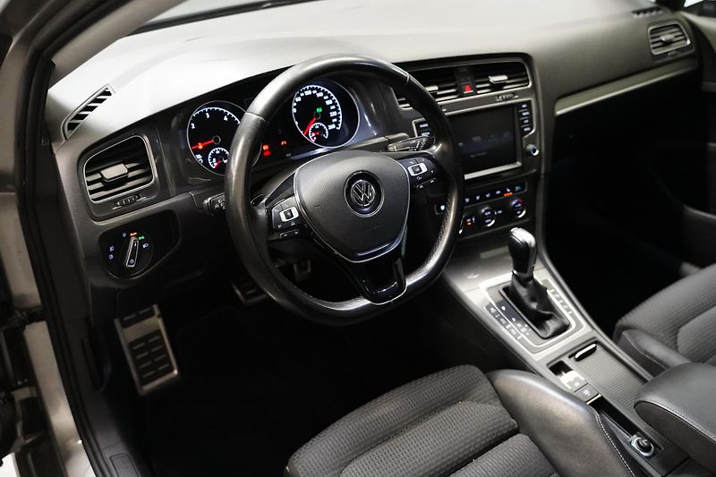 Volkswagen Golf - fotka 15 z 27