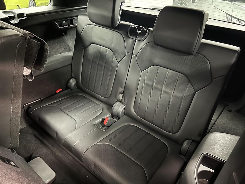 Škoda Kodiaq (2023) 2.0TDi L&K 4x4 7míst Panor 360 - fotka 36 z 52
