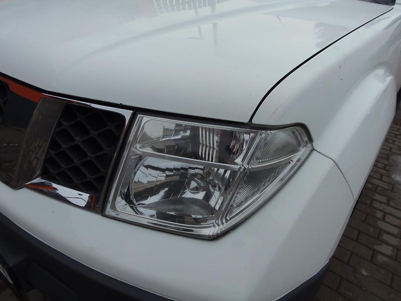 Nissan Navara (2009) King-Cab 2.5 DCi 4x4 tažné 3t - fotka 21 z 22