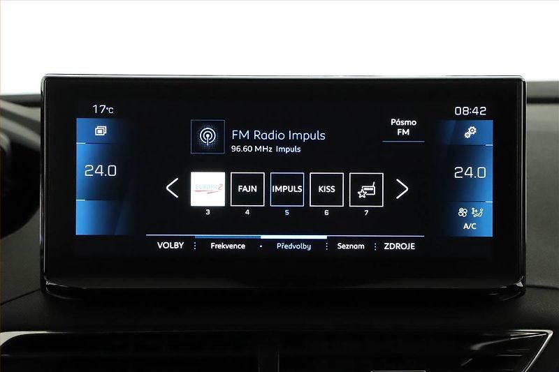 Peugeot 5008 (2023) PureTech 130 - fotka 15 z 20