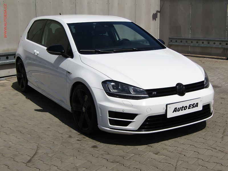 Volkswagen Golf (2014) 2.0 TSi 4x4, DSG, park.čidla - fotografie inzerátu