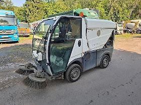 Bucher (2012)  CITYCAT 1000 zametací stroj  - fotka 2 z 13