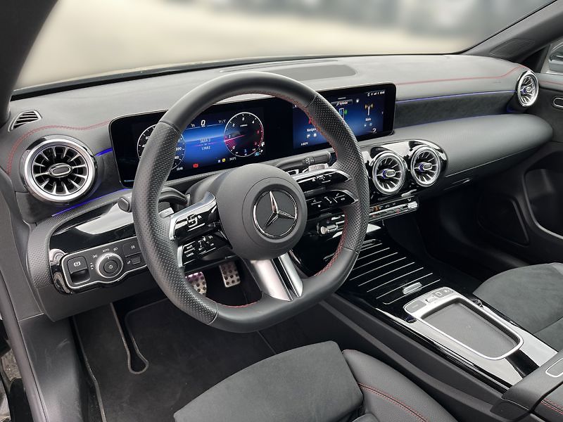 Mercedes-Benz CLA Třída 180 d kupé AMG - fotka 10 z 18