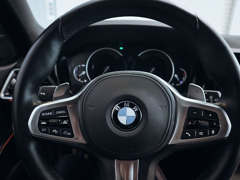 BMW Řada 3 320d Touring xDrive - fotka 8 z 26