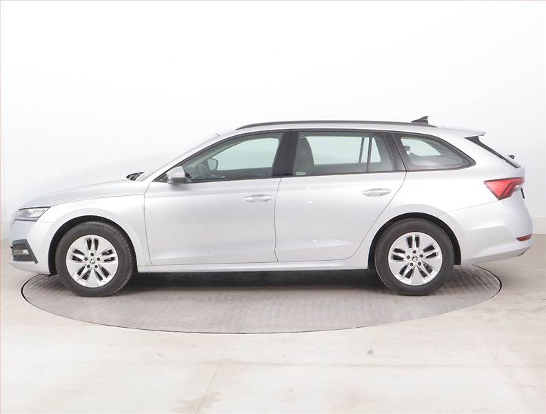 Škoda Octavia (2022) Ambition 2.0 TDI, ČR,1.maj - fotka 3 z 15