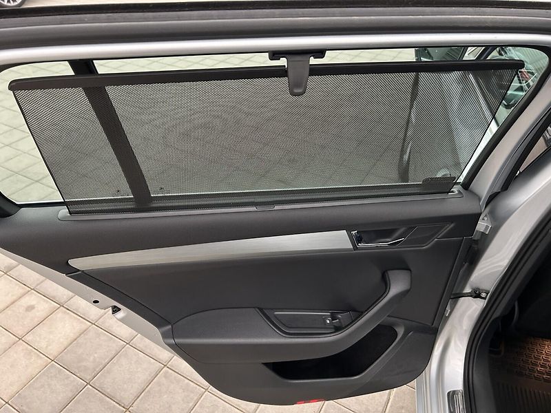 Škoda Superb 2.0 TDI Ambition - fotka 19 z 27