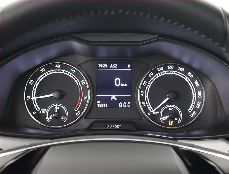 Škoda Kamiq (2022) 1.0 TSI - fotka 11 z 22