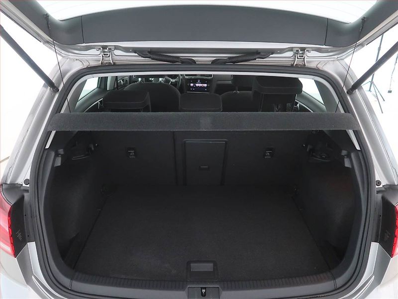 Volkswagen Golf (2019) Highline 1.0 TSI, Tempomat - fotka 13 z 18
