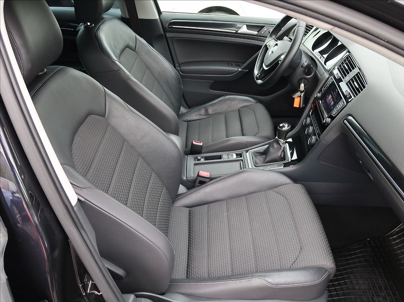 Volkswagen Golf 1,4 TSi,103kW,1majČR,Aut.klima - fotka 13 z 23