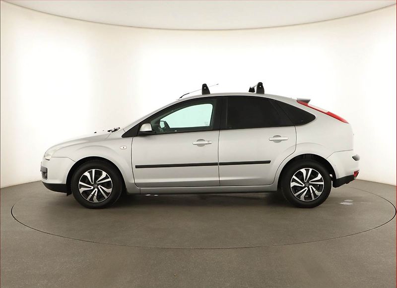 Ford Focus (2006) 1.6 16V, jezdí výborně - fotka 3 z 11