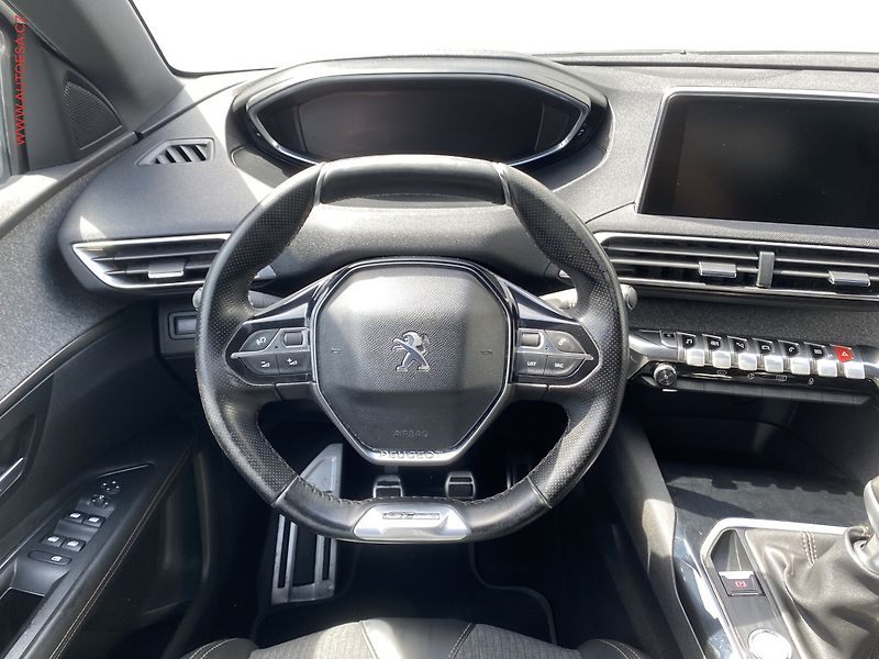 Peugeot 3008 (2016) 2.0 HDi, GT Line, LED, navi - fotka 11 z 18