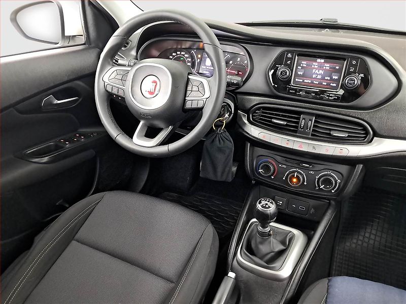 Fiat Tipo (2019) 1.6 MultiJet, Tempomat - fotka 7 z 16