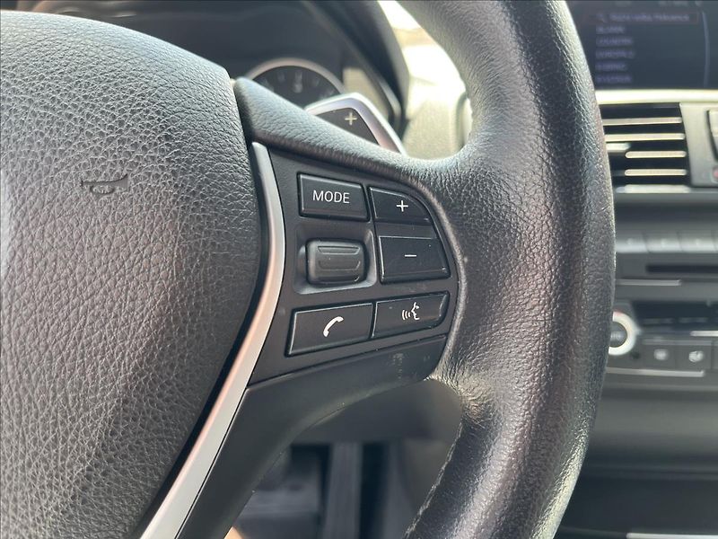 BMW Řada 1 2,0 120d AUTOMAT HARMAN NAVI - fotka 21 z 44