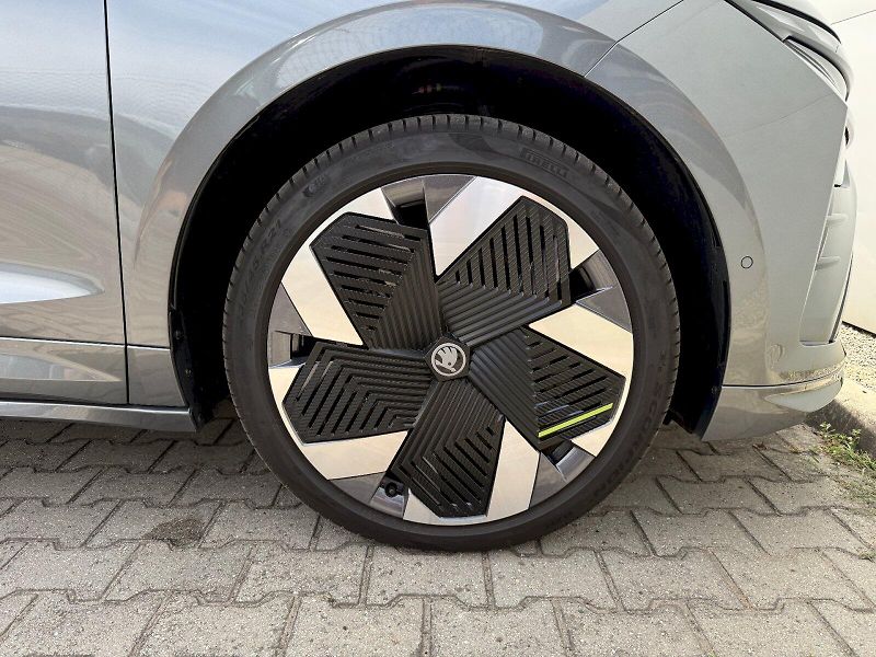 Škoda Enyaq (2026) RS 4x4 - fotka 26 z 26