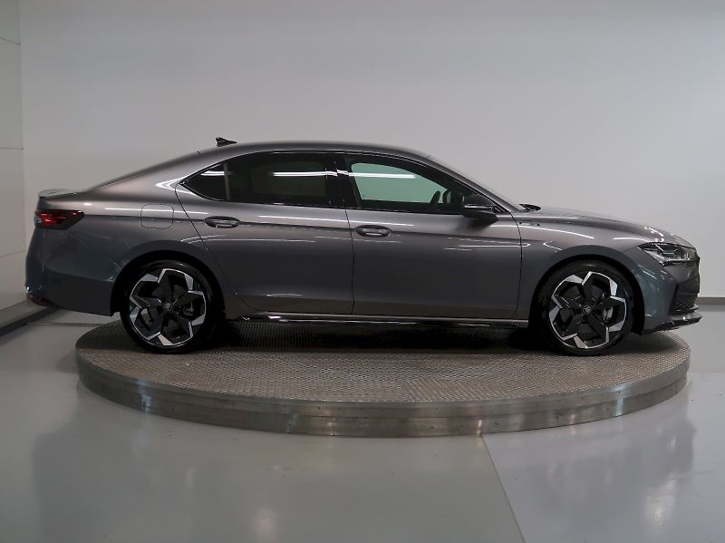 Škoda Superb (2026) SPORTLINE 2.0TDI 142KW 4x4 DSG - fotka 8 z 46