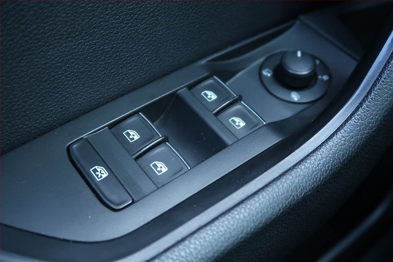 Škoda Superb (2016) 1.6 TDI, Kůže, Navi, Bi-Xenony - fotka 22 z 26