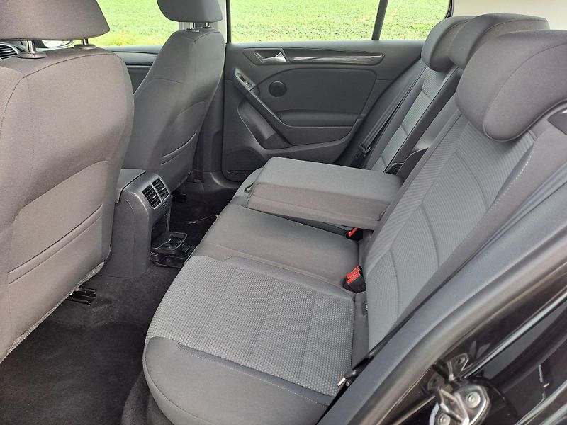 Volkswagen Golf (2012) 1.4 16V 59 KW, SERVISKA, PĚKNÝ - fotka 17 z 36