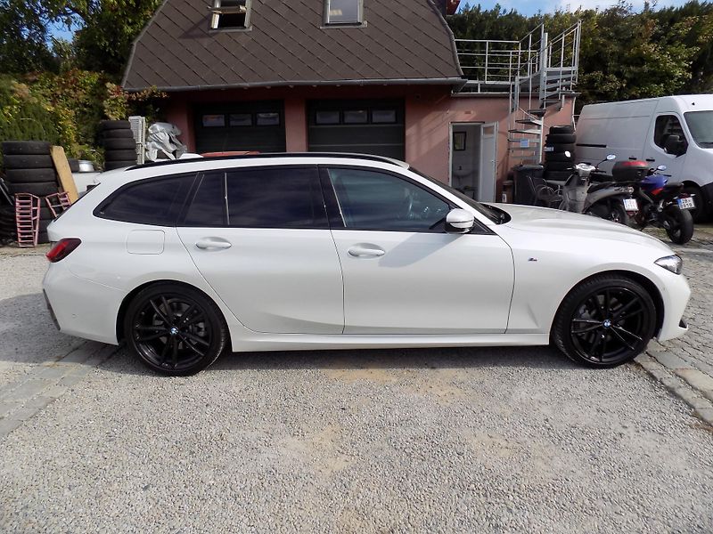 BMW Řada 3 330I 180 KW M SPORT XDRIVE - fotka 7 z 39