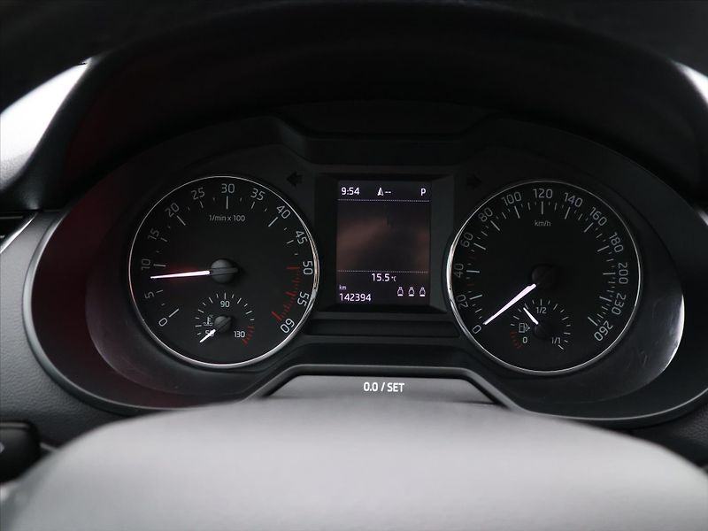 Škoda Octavia 2,0 TDI DSG Ambition 1.Maj. - fotka 16 z 29