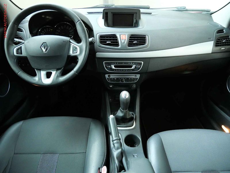 Renault Fluence (2010) 1.6i, ČR, Navi, AC - fotka 8 z 21