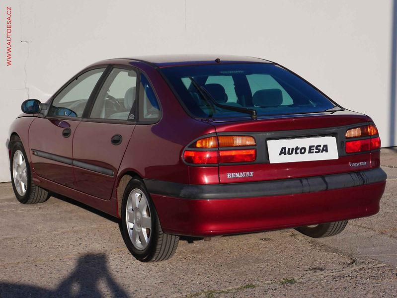 Renault Laguna (2000) 1.6i, 2.maj, AC - fotka 4 z 14