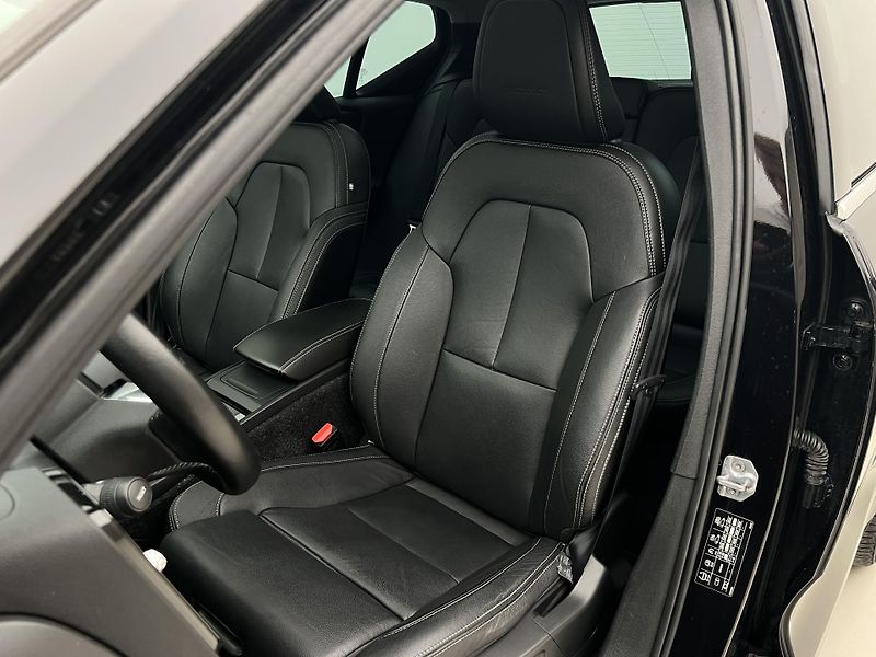 Volvo XC40 T4 INSCRIPTION AUT - fotka 17 z 44