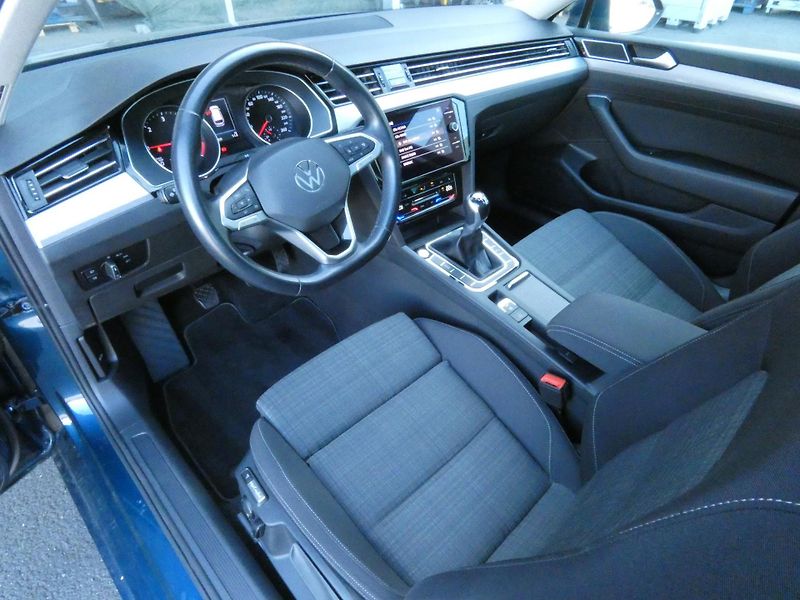 Volkswagen Passat Business Premium 2.0 TDI 110KW - fotka 5 z 30