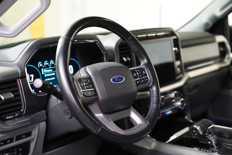 Ford F-150 - fotka 14 z 29