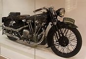 Brough Superior SS100 Lawrence z Arábie.