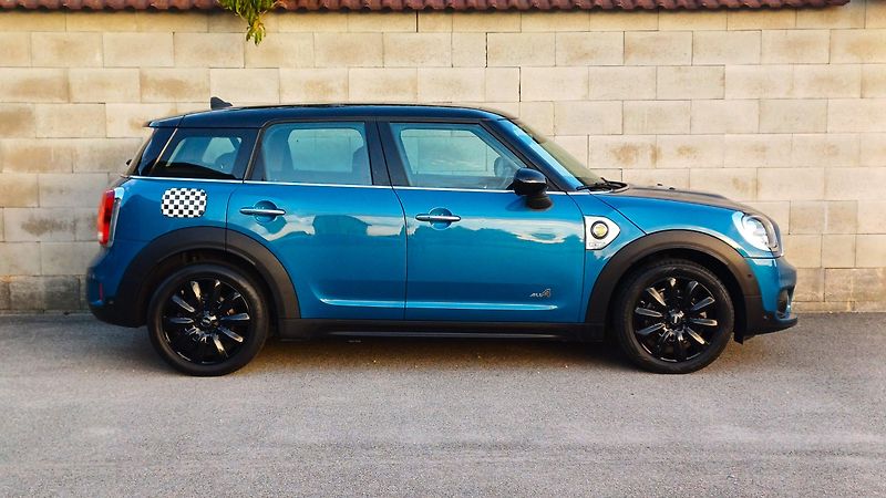 Mini Countryman COOPER 1.5 SE ALL4-1.maj-ČR - fotka 4 z 49