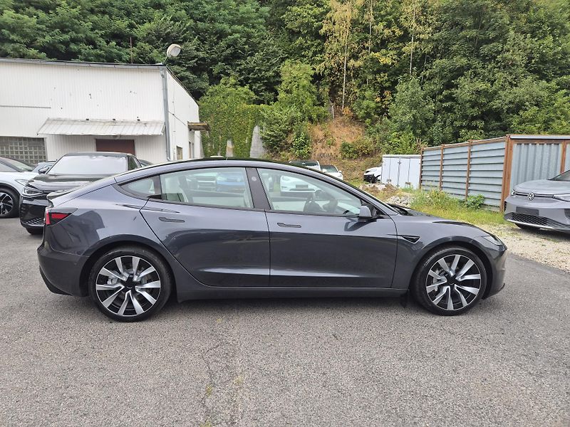 Tesla Model 3 LONG RANGE DUAL MOTOR SOH 93,5 - fotka 7 z 48