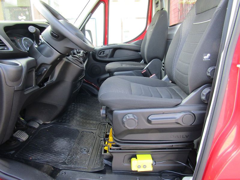 Iveco Daily (2024) 3.0 JTD  50C/35 - fotka 18 z 30