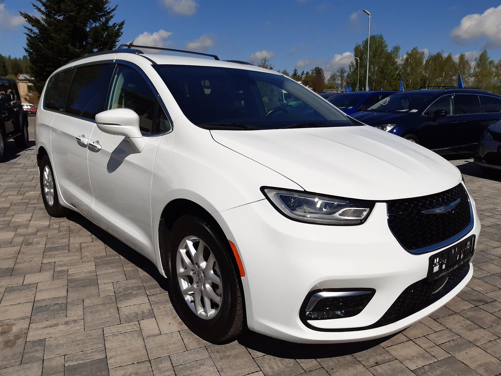 Chrysler Pacifica 3,6L V6,kůže,radar, REZERVACE