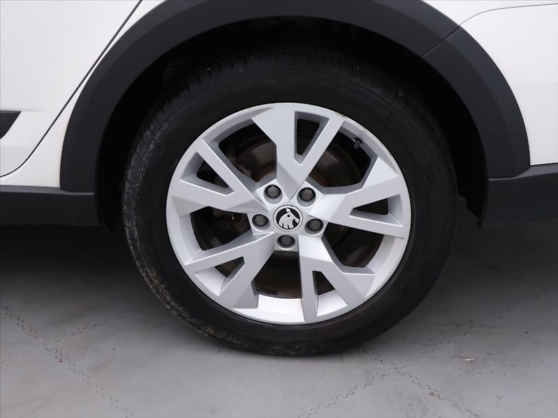 Škoda Octavia 2,0 TDI 135kW 4x4 DSG CZ Scout - fotka 21 z 28