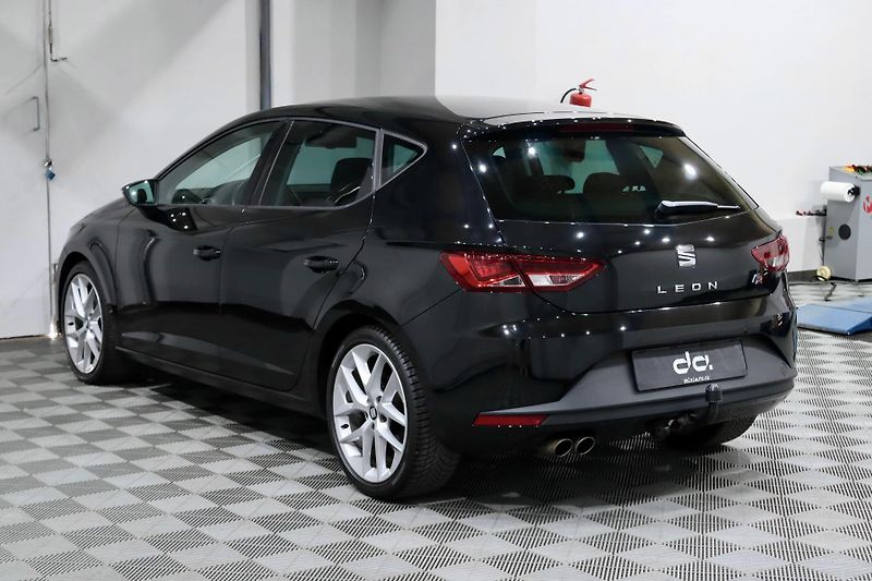Seat Leon 1.4 TSI 92 kW FR - fotka 4 z 34