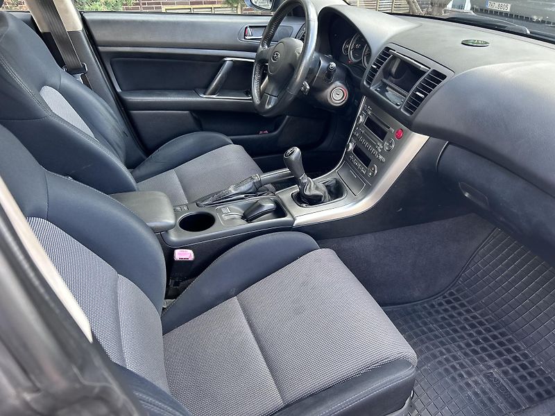 Subaru Legacy kombi 2.0 Active AWD - fotka 13 z 33