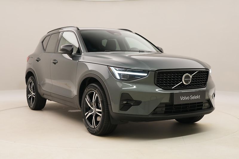 Volvo XC40 B3 DARK PLUS AUT CZ - fotka 15 z 56