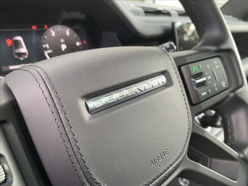 Land Rover Defender (2026) 130 D350 X AWD / 7 MÍST* - fotka 36 z 59