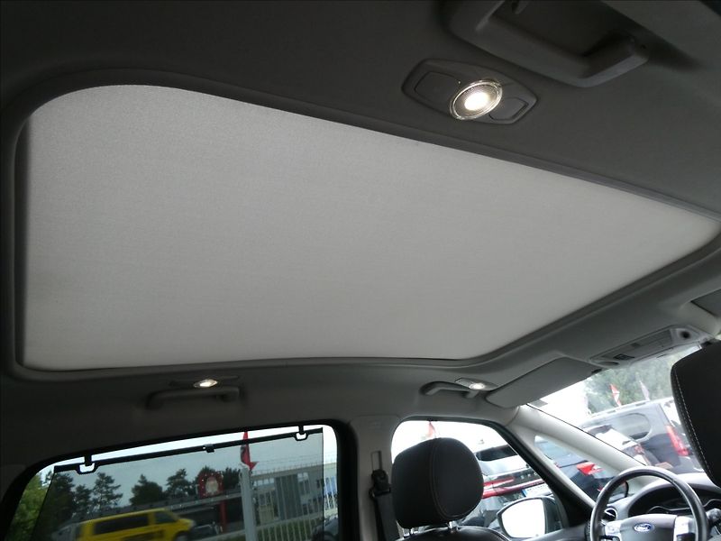 Ford S-MAX 2,0 EcoBoost Titanium,AT,závěs - fotka 33 z 60
