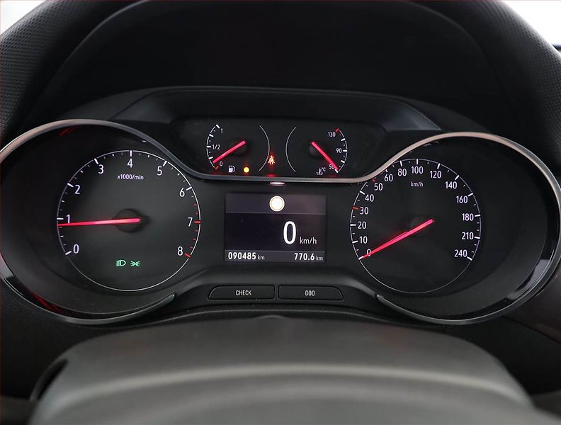 Opel Crossland X (2018) 1.2 Turbo, Serv.kniha - fotka 9 z 15