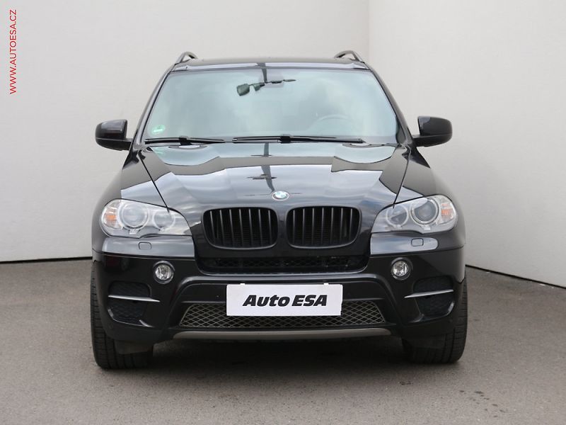 BMW X5 (2012) 3.0D 4x4, navi - fotka 2 z 3