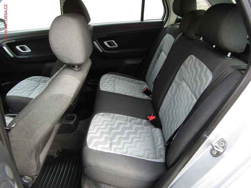 Škoda Fabia (2008) 1.4 MPi, ČR, servis.kniha, AC - fotka 10 z 15