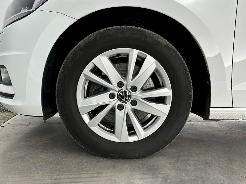 Volkswagen Touran (2022) Comfortline 2.0 TDI 90kW - fotka 33 z 33