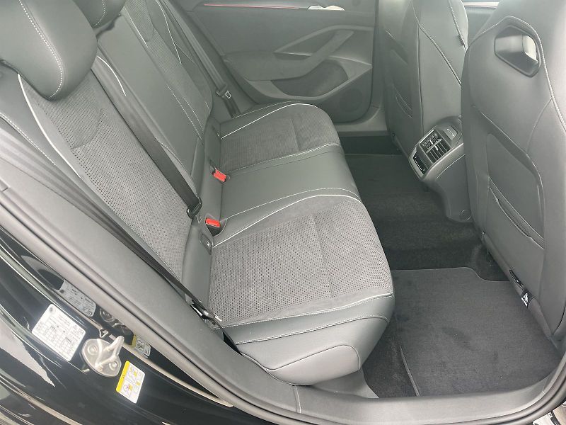 Škoda Superb (2026) Combi 2,0 TDI 4x4 DSG Sportlin - fotka 13 z 30