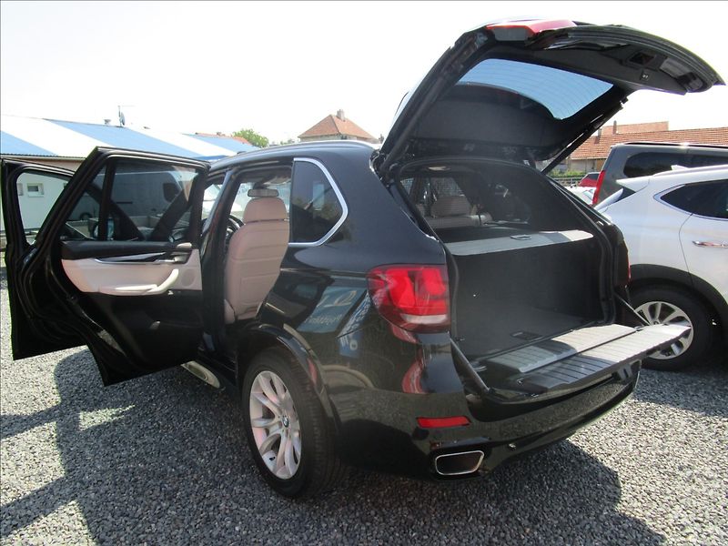 BMW X5 xDrive 30d M-Paket  ČR - fotka 52 z 70