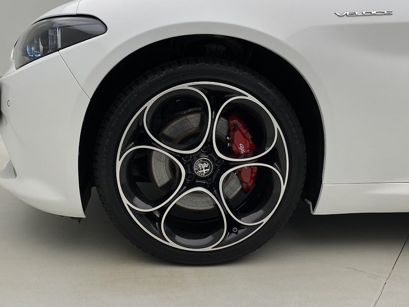 Alfa Romeo Giulia 2.0T VELOCE Q4 AUT  - fotka 33 z 56