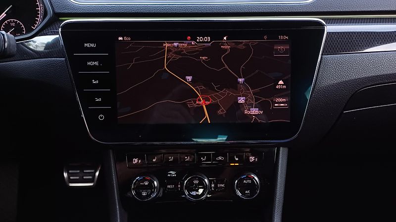 Škoda Superb 140kW TDI 4x4 SPORTLINE - fotka 27 z 47