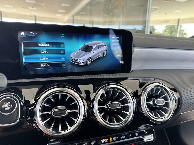 Mercedes-Benz CLA 250e AMG*160kW*Webasto*Panoram - fotka 22 z 40