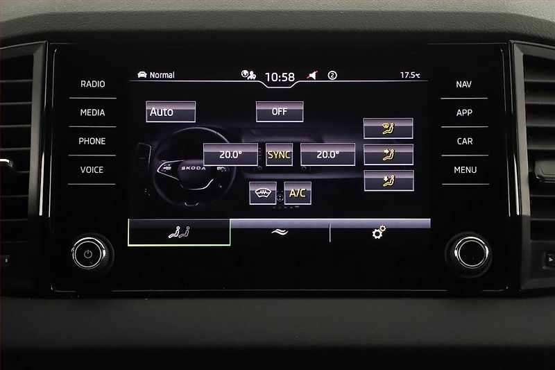 Škoda Karoq (2025) 1.5 TSI, SPORTLINE, AUTOMAT - fotka 17 z 24