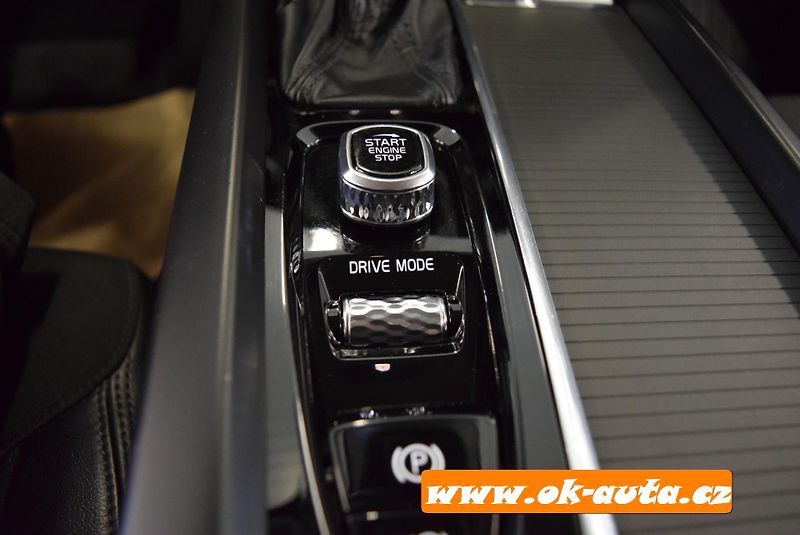 Volvo V60 2.0 D PRAV.SERVIS AUTOMAT 2020 - fotka 55 z 61